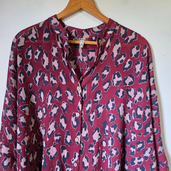 EUC INTIMATELY FREE PEOPLE PRINTED OVERSIZE PLEATED BACK TOP SIZE SMALL - Picture 6 of 16